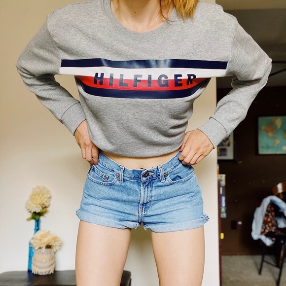 SOLD ❌ Vintage Tommy Hilfiger crewneck - Picture 1 of 3